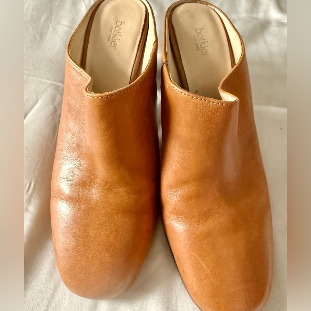 Botkier Women's Brown Leather Clogs
